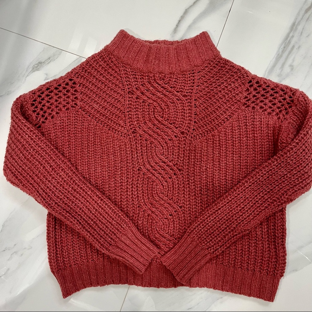 AMERICAN EAGLE SWEATER
